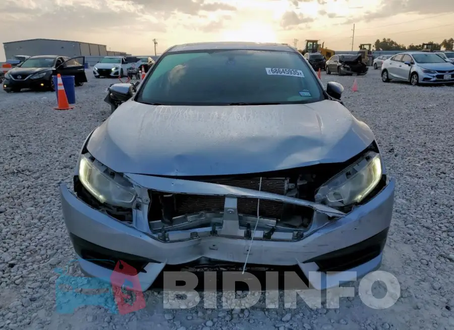 19XFC2F7XHE056421 Photo# 5