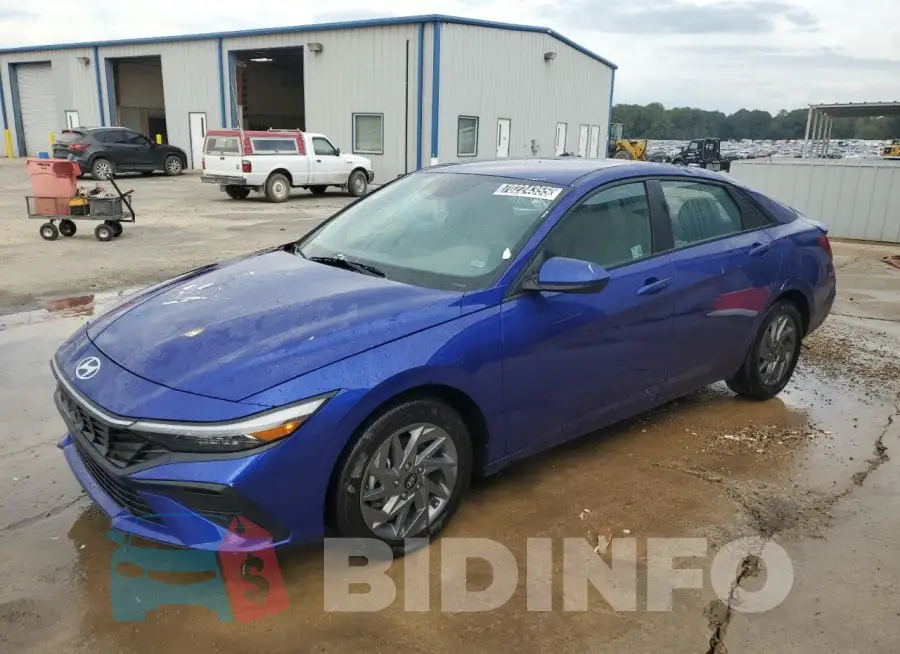 KMHLM4DG4RU737557 Photo# 1