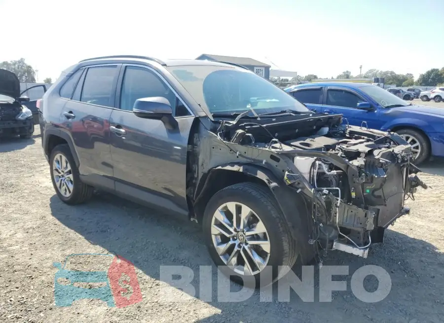 2T3A1RFV8MC181084 Photo# 4