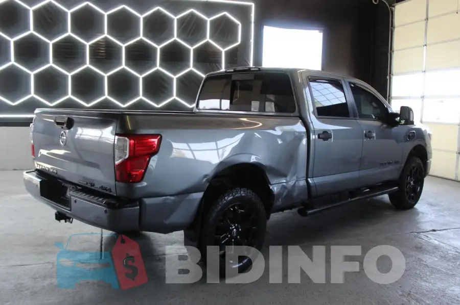 1N6BA1F46JN524633 Photo# 3