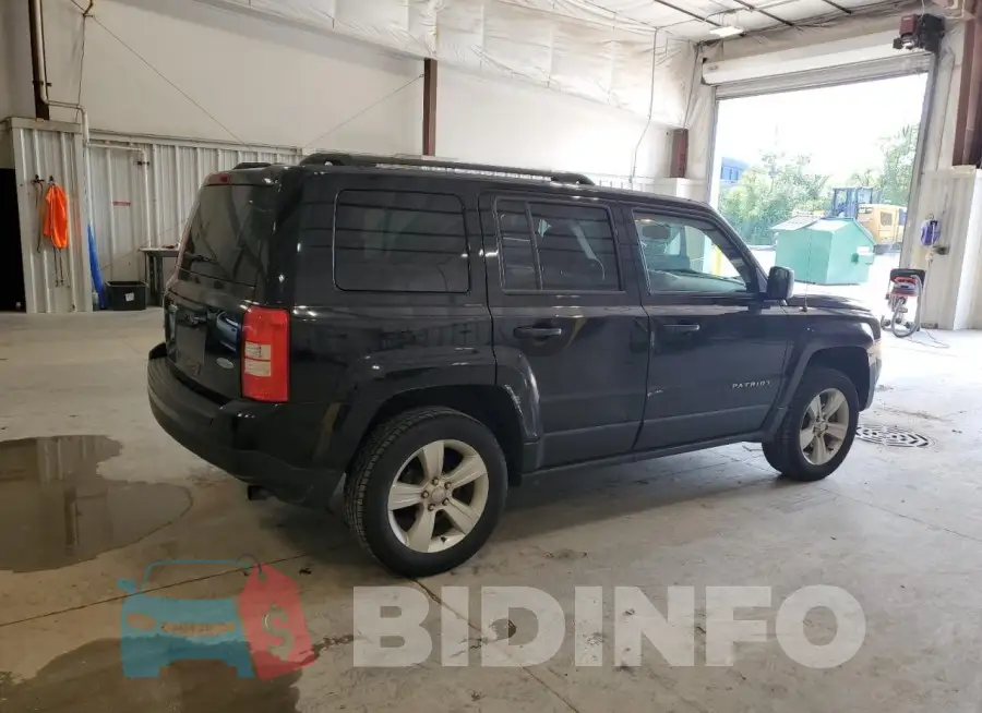1C4NJRFB5HD121644 Photo# 3