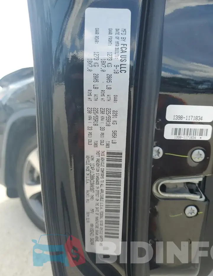 1C4PJLDB8KD300387 Photo# 13