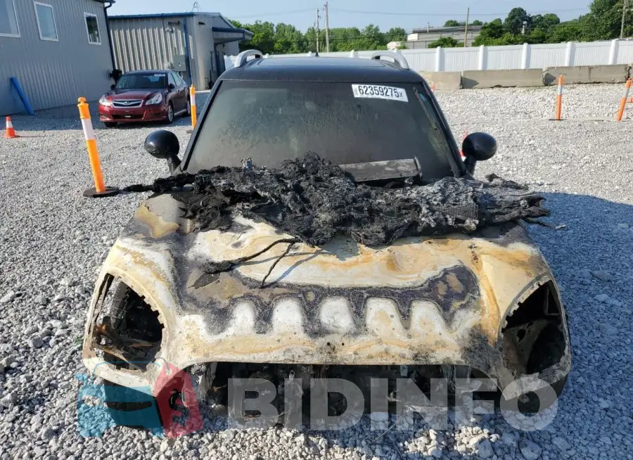 WMZYS7C30J3B63181 Photo# 5