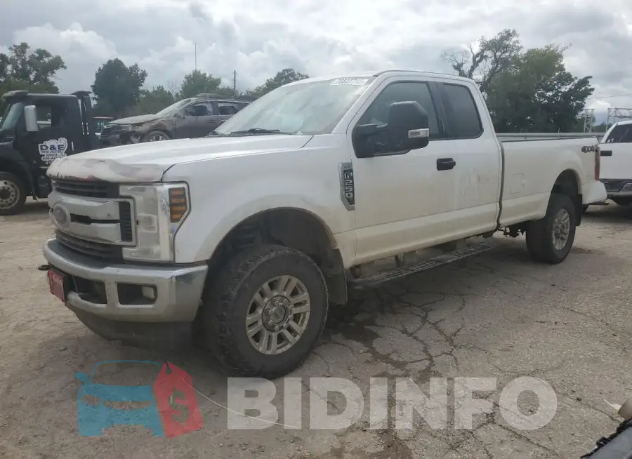 1FT7X2B68JEB68710 Photo# 1