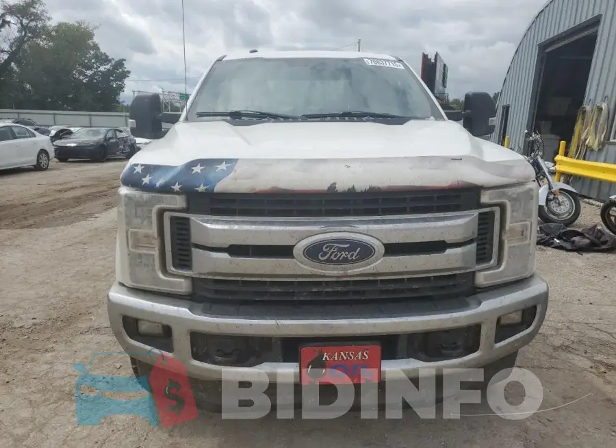 1FT7X2B68JEB68710 Photo# 5