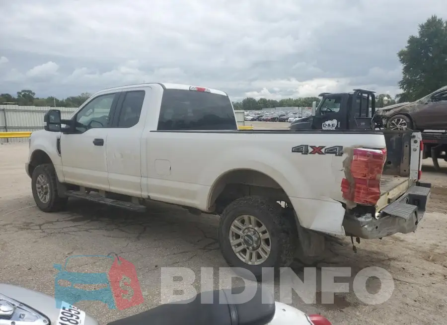 1FT7X2B68JEB68710 Photo# 2