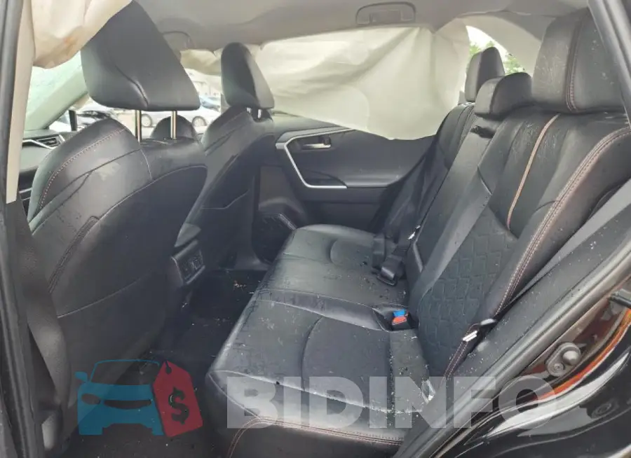 2T3J1RFV8PW340799 Photo# 11