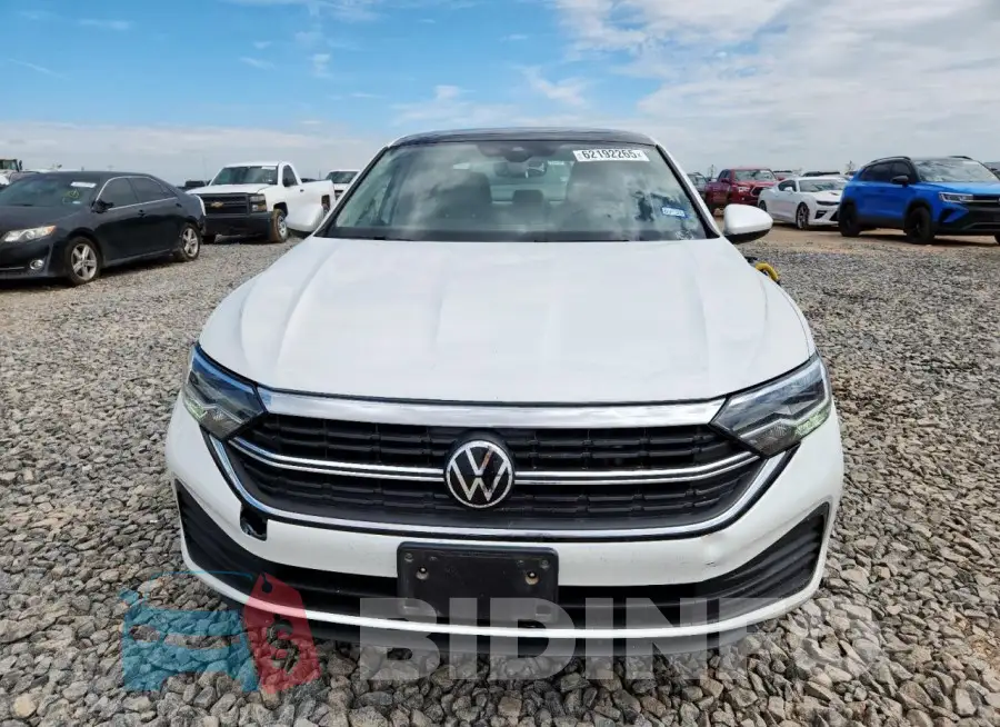 3VW7M7BU5PM045385 Photo# 5