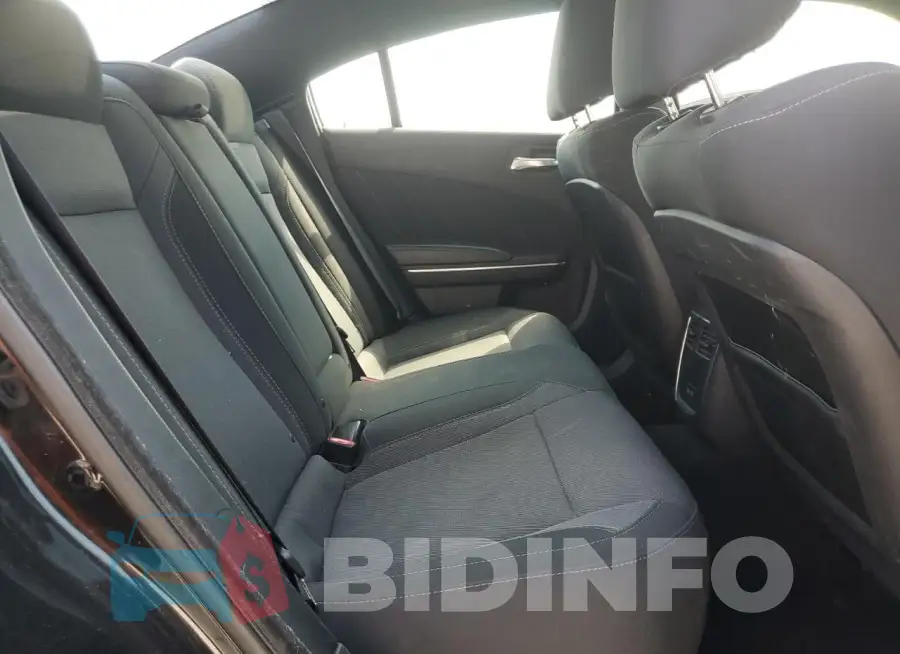 2C3CDXJG3GH252096 Photo# 10