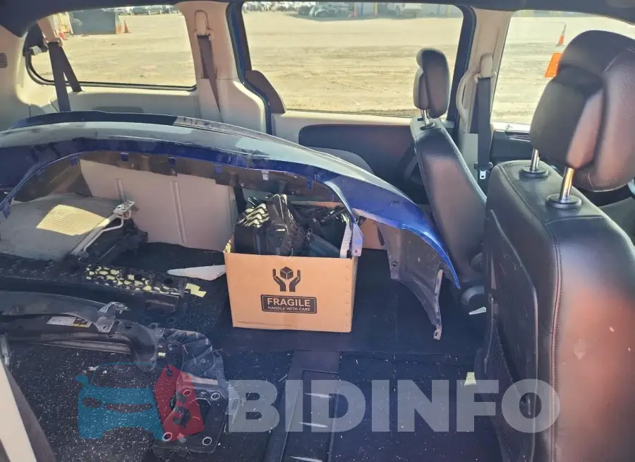 2C4RDGCGXLR252829 Photo# 10