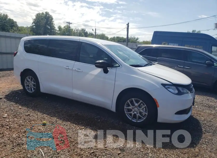 2C4RC1CG2SR578235 Photo# 4