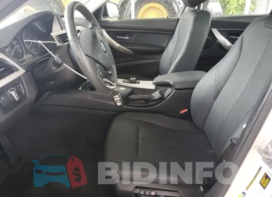 WBA8E1G58JNU90538 Photo# 7