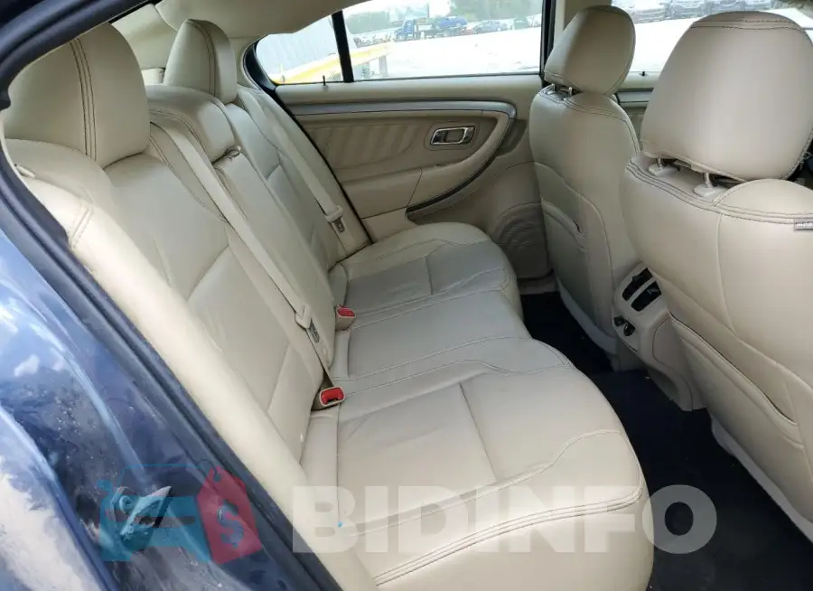 1FAHP2E81KG102772 Photo# 10