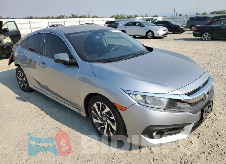 19XFC2F70HE204916 Photo# 4