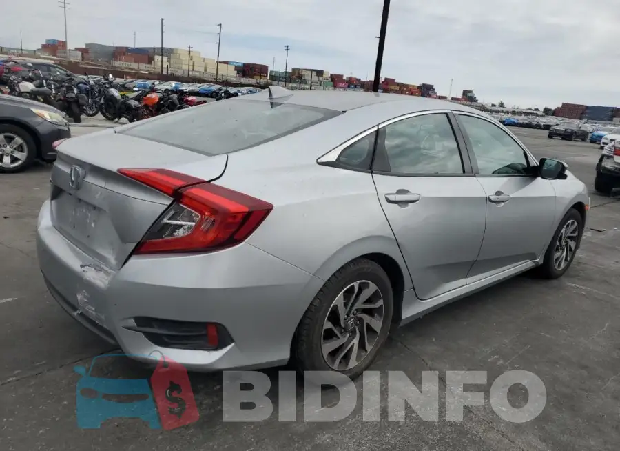 19XFC2F73HE216817 Photo# 3