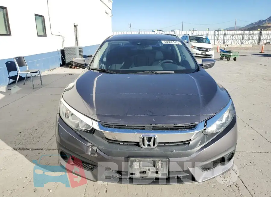 19XFC2F82GE050975 Photo# 5
