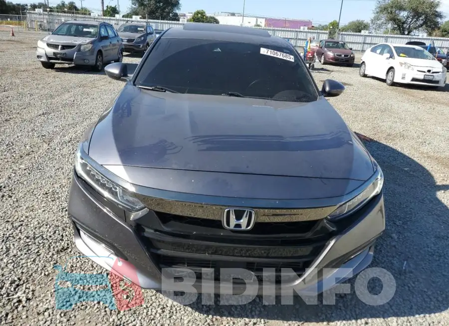 1HGCV2F32KA010541 Photo# 5