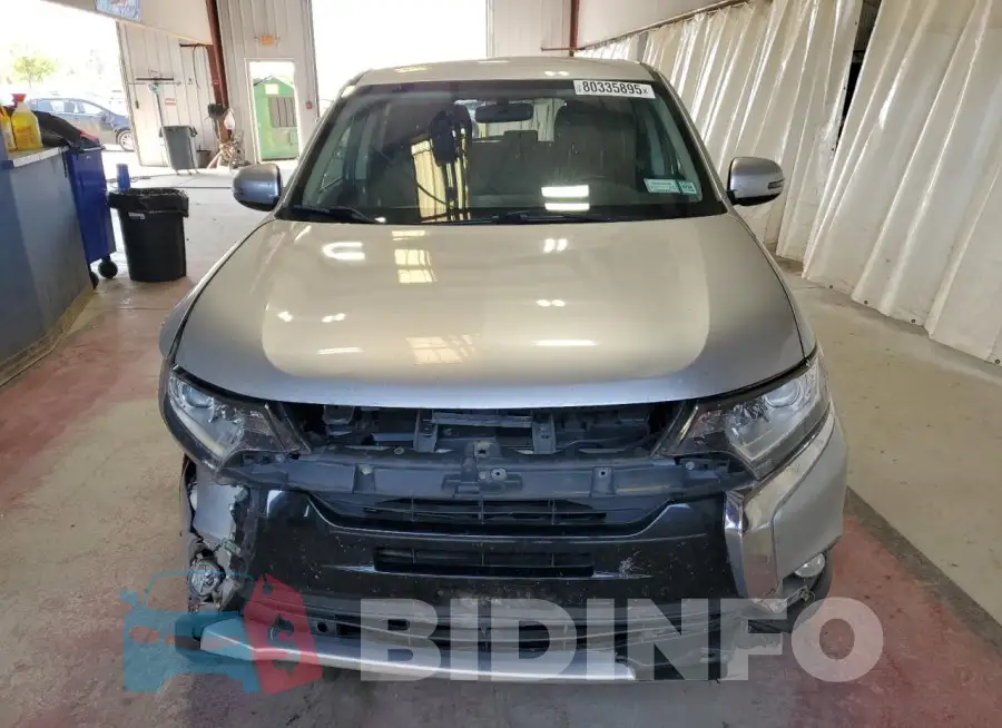 JA4AD3A34JZ016437 Photo# 5