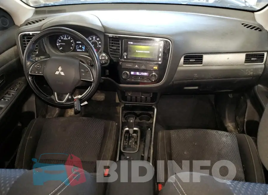 JA4AD3A34JZ016437 Photo# 8