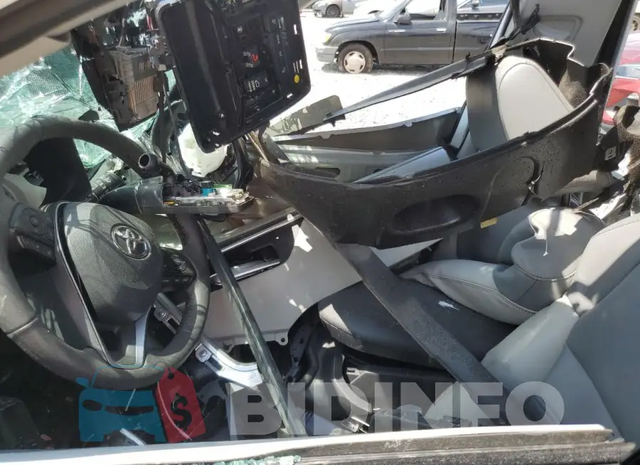2T3C1RFV8PW285733 Photo# 7