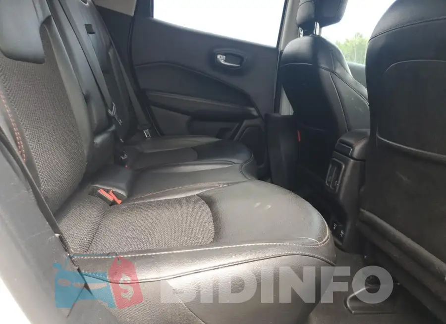 3C4NJDDB6LT184728 Photo# 11