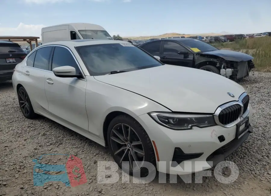 3MW5R7J04L8B23262 Photo# 4