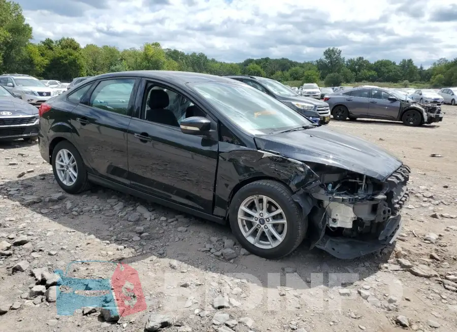 1FADP3F22JL318599 Photo# 4