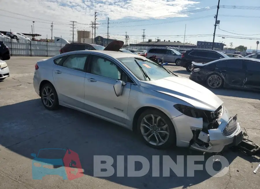 3FA6P0RUXKR105228 Photo# 4