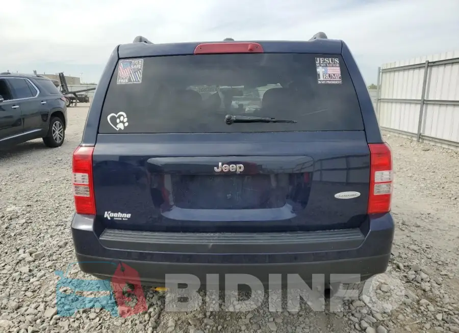 1C4NJPFA5GD810884 Photo# 6
