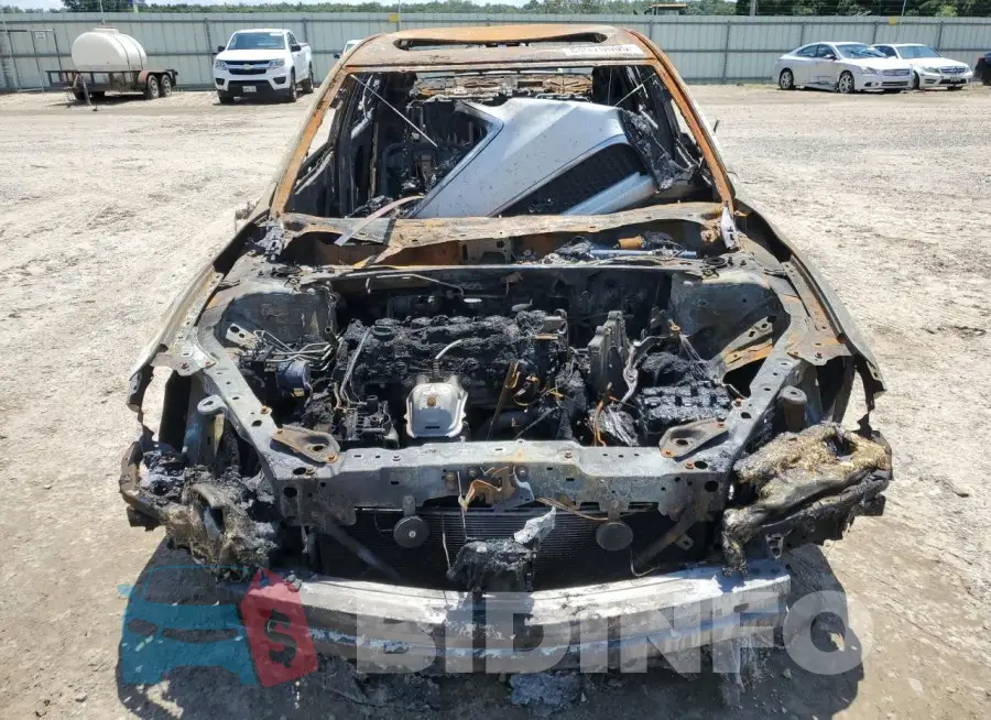 19UUB1F37KA001177 Photo# 5