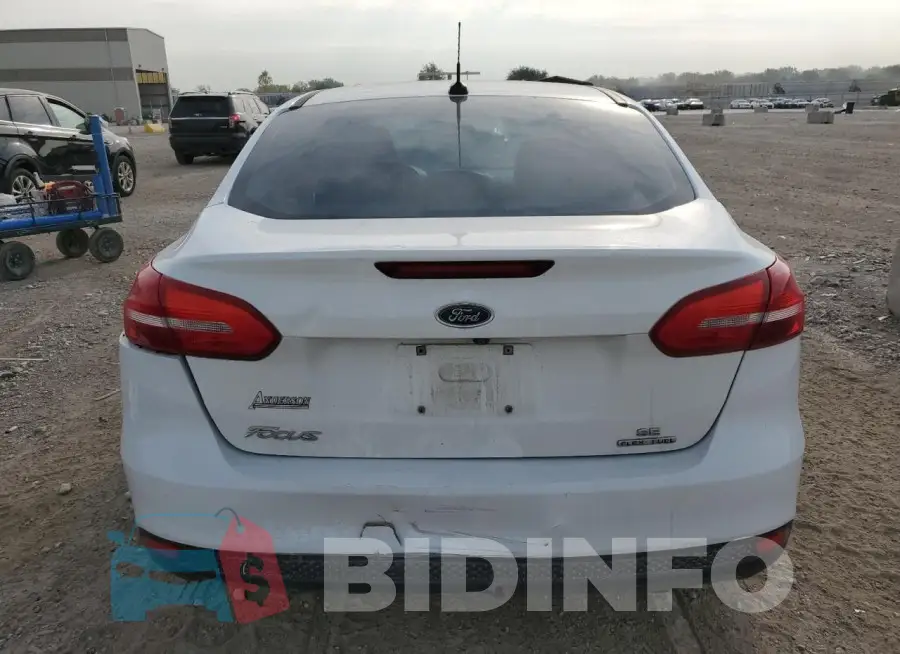 1FADP3F24GL235667 Photo# 6