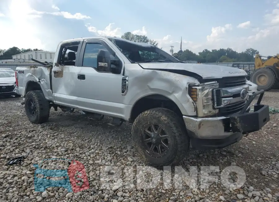 1FT7W2B67JEB35135 Photo# 4