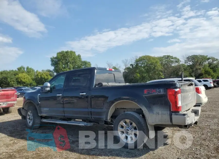 1FT7W2BT3JEB19486 Photo# 2