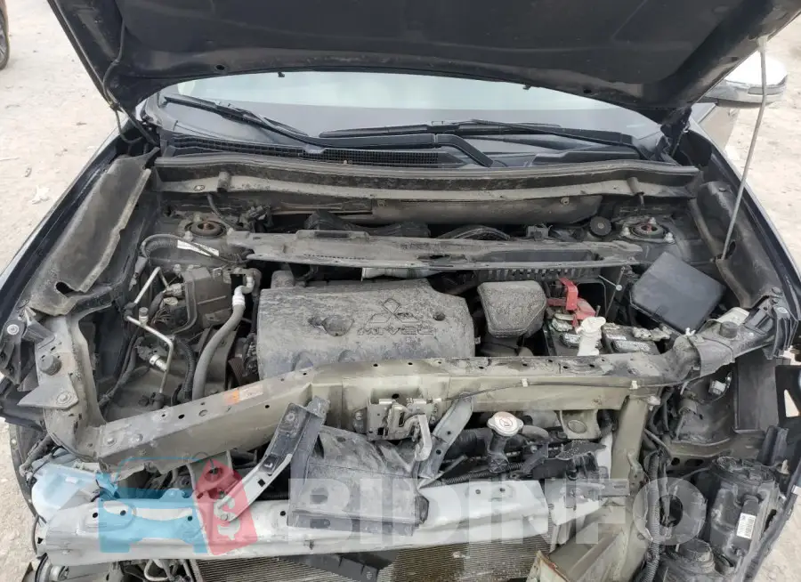 JA4AD3A35KZ008607 Photo# 12