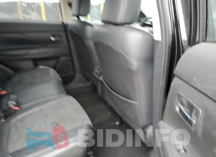 JA4AD3A35KZ008607 Photo# 11