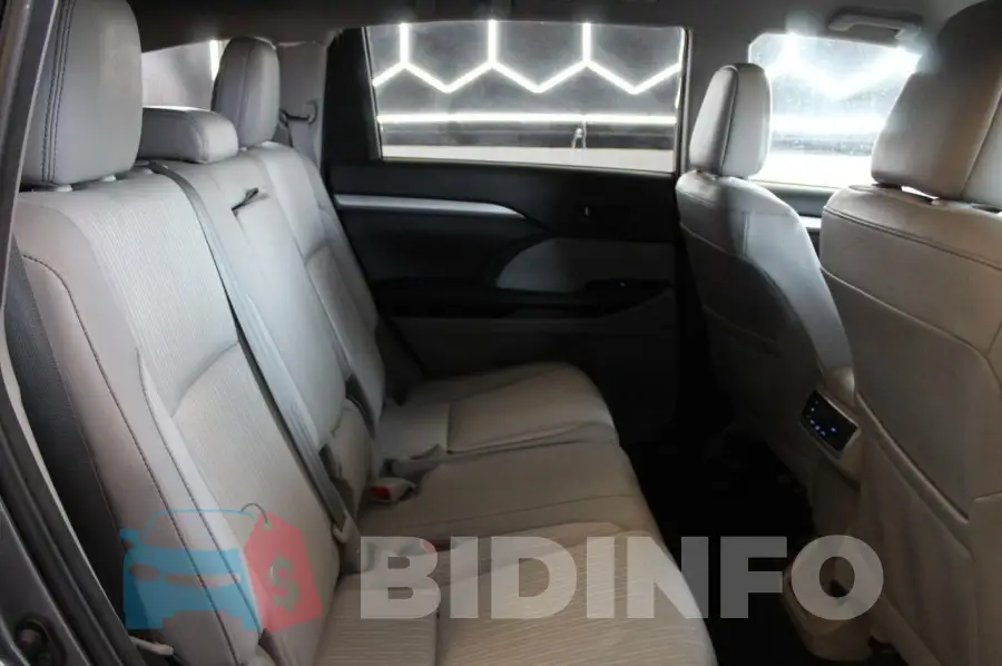 5TDBZRFH6JS817777 Photo# 6