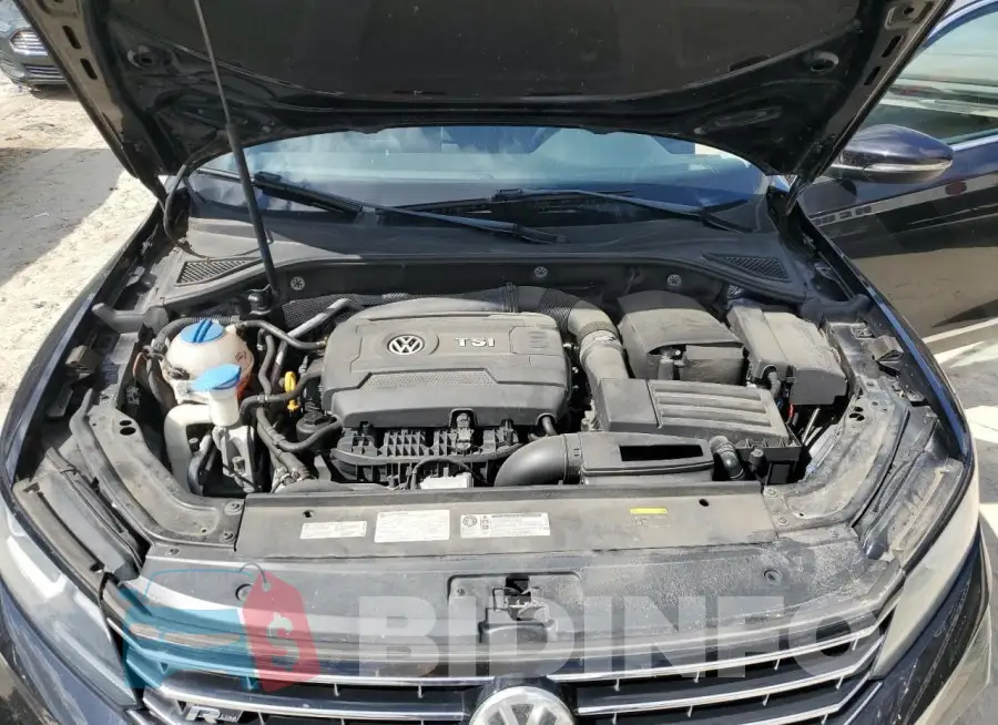 1VWDT7A3XHC048087 Photo# 11