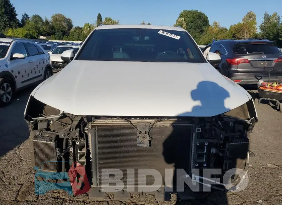 WA1VAAF74JD030197 Photo# 5