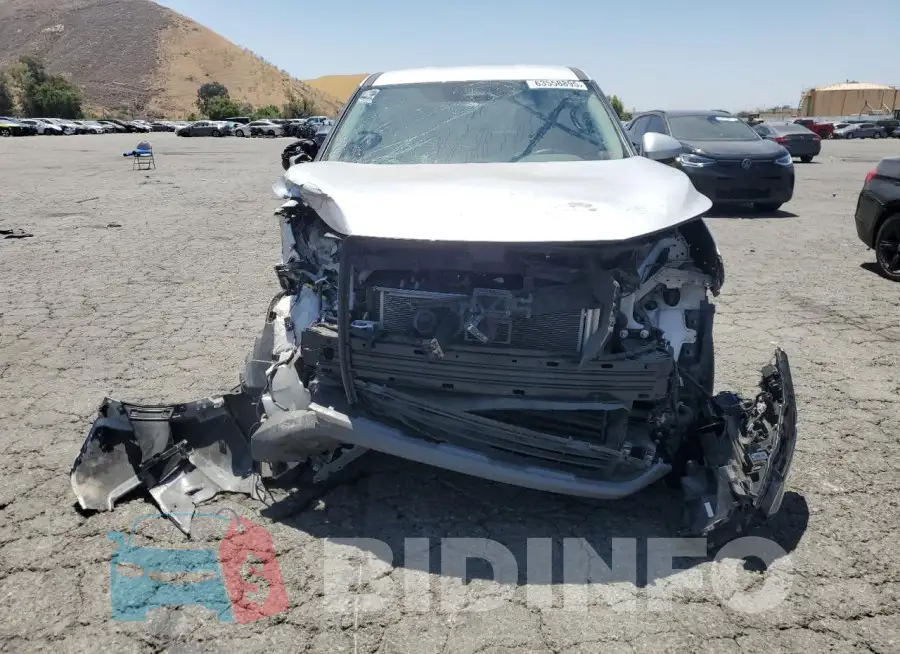 5N1BT3BA2PC835335 Photo# 5