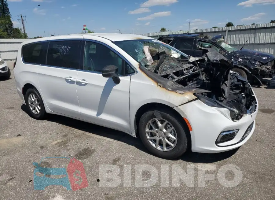 2C4RC1BG4SR571868 Photo# 4