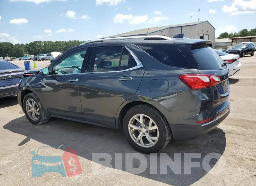 2GNAXXEV7L6220557 Photo# 2