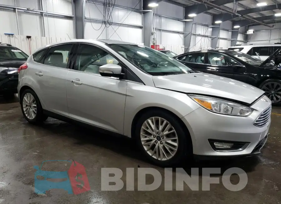 1FADP3N20JL218504 Photo# 4