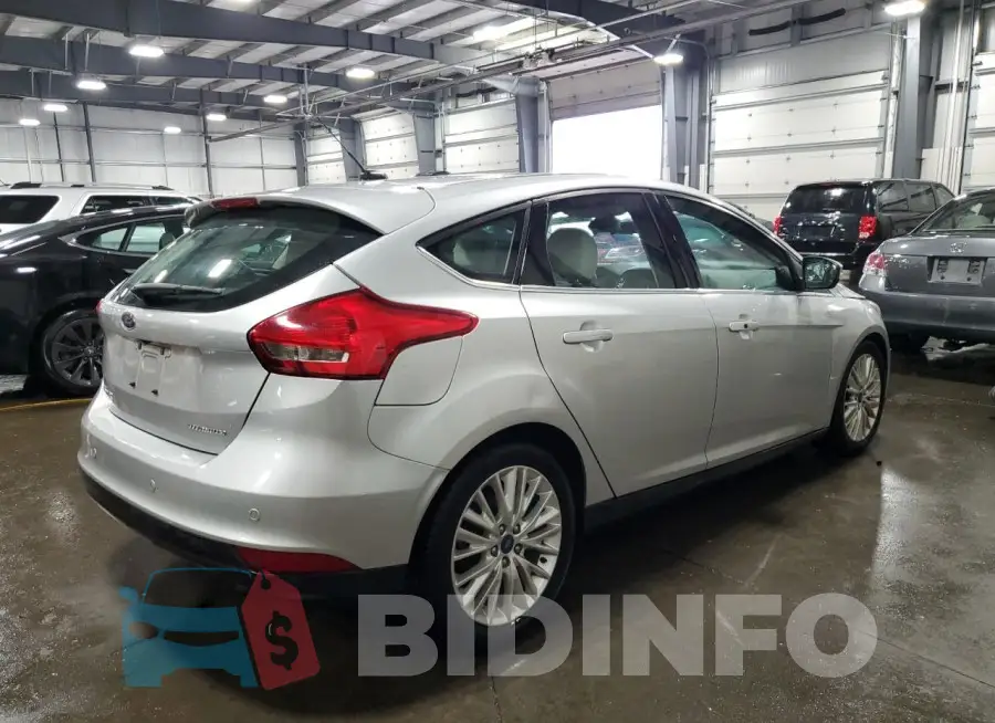 1FADP3N20JL218504 Photo# 3