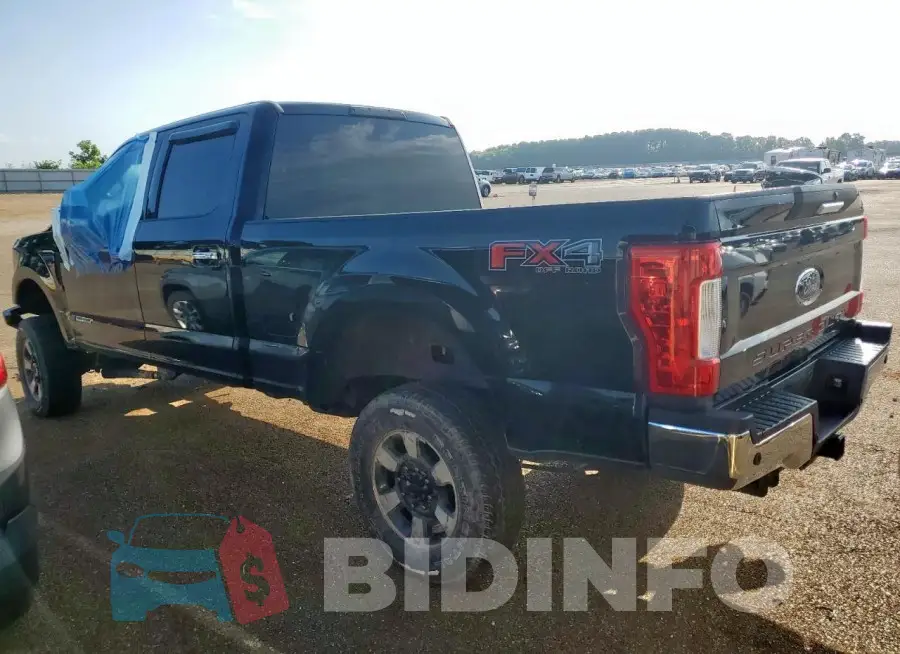 1FT7W2BT2JEB18667 Photo# 2