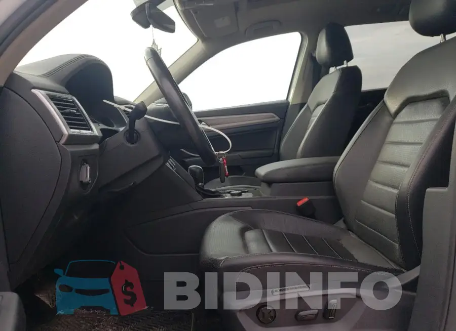 1V2MR2CA3JC550024 Photo# 7