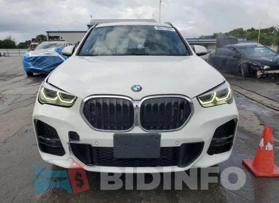WBXJG9C09M3M40127 Photo# 5