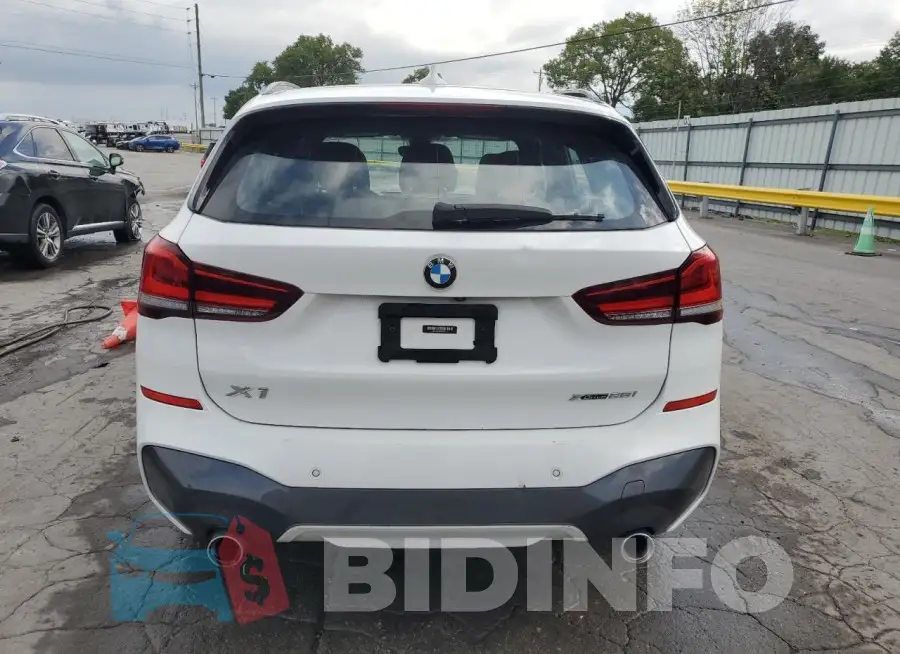 WBXJG9C09M3M40127 Photo# 6