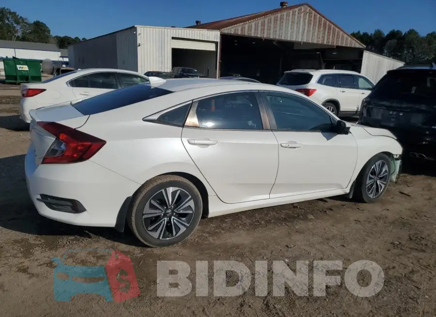 19XFC1F30HE008451 Photo# 3