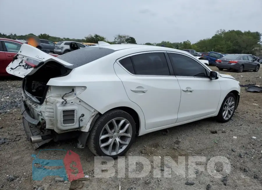 19UDE2F38MA008834 Photo# 3