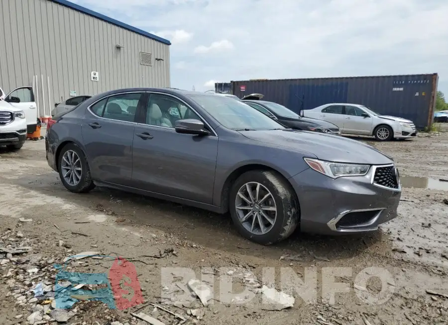 19UUB1F38JA005513 Photo# 4